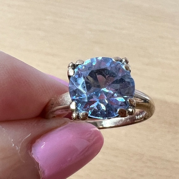 VINTAGE 10K YELLOW GOLD ROUND SYNTHETIC BLUE SPINEL RING “HANDWROUGHT” HALLMARK - Picture 14 of 16